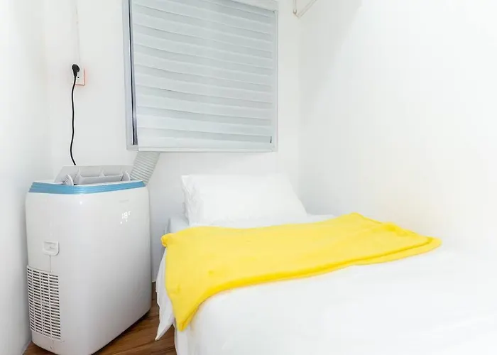 Apartment A2j Luxury 3br Bgc Loft Near Malls And Airport *
