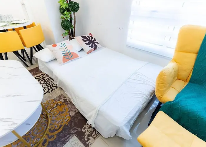 A2j Luxury 3br Bgc Loft Near Malls And Airport Manila