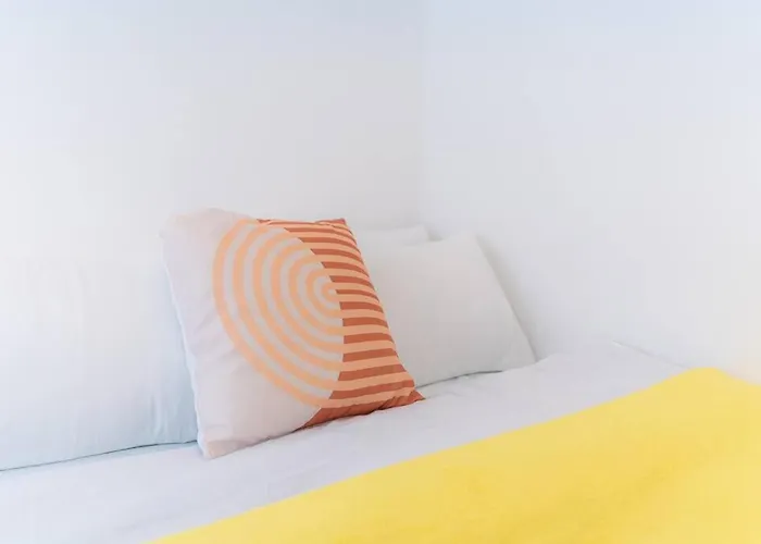 A2j Luxury 3br Bgc Loft Near Malls And Airport Apartment *