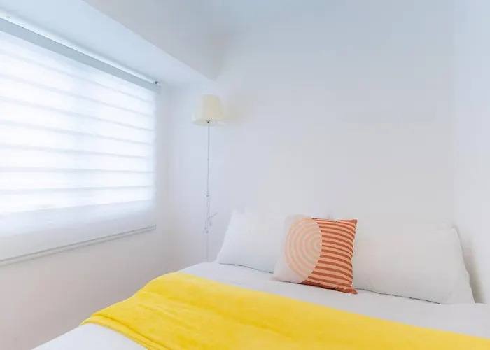 Apartment A2j Luxury 3br Bgc Loft Near Malls And Airport